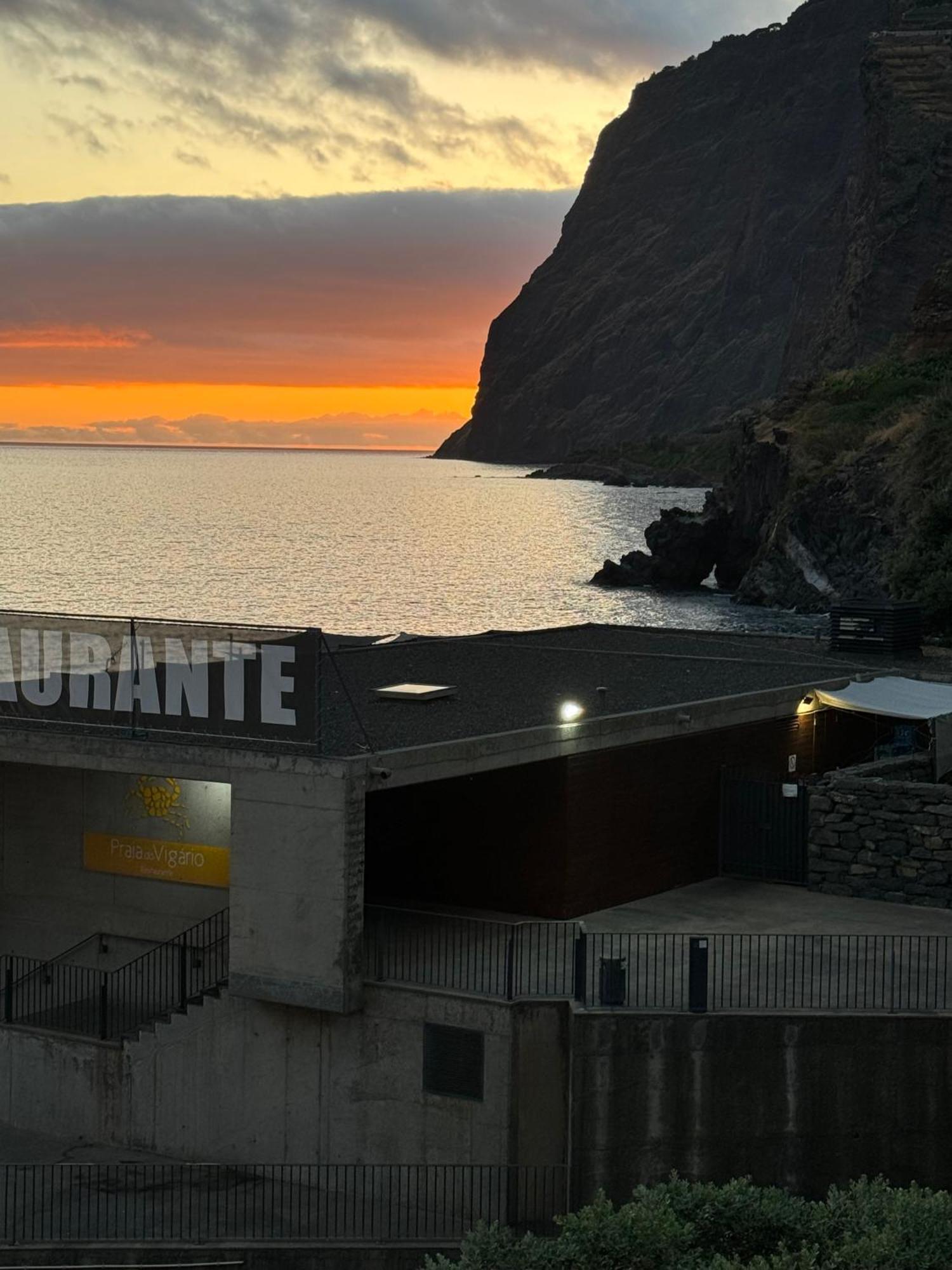 Alforra 1-t2-centro-praias-levadas Holiday home