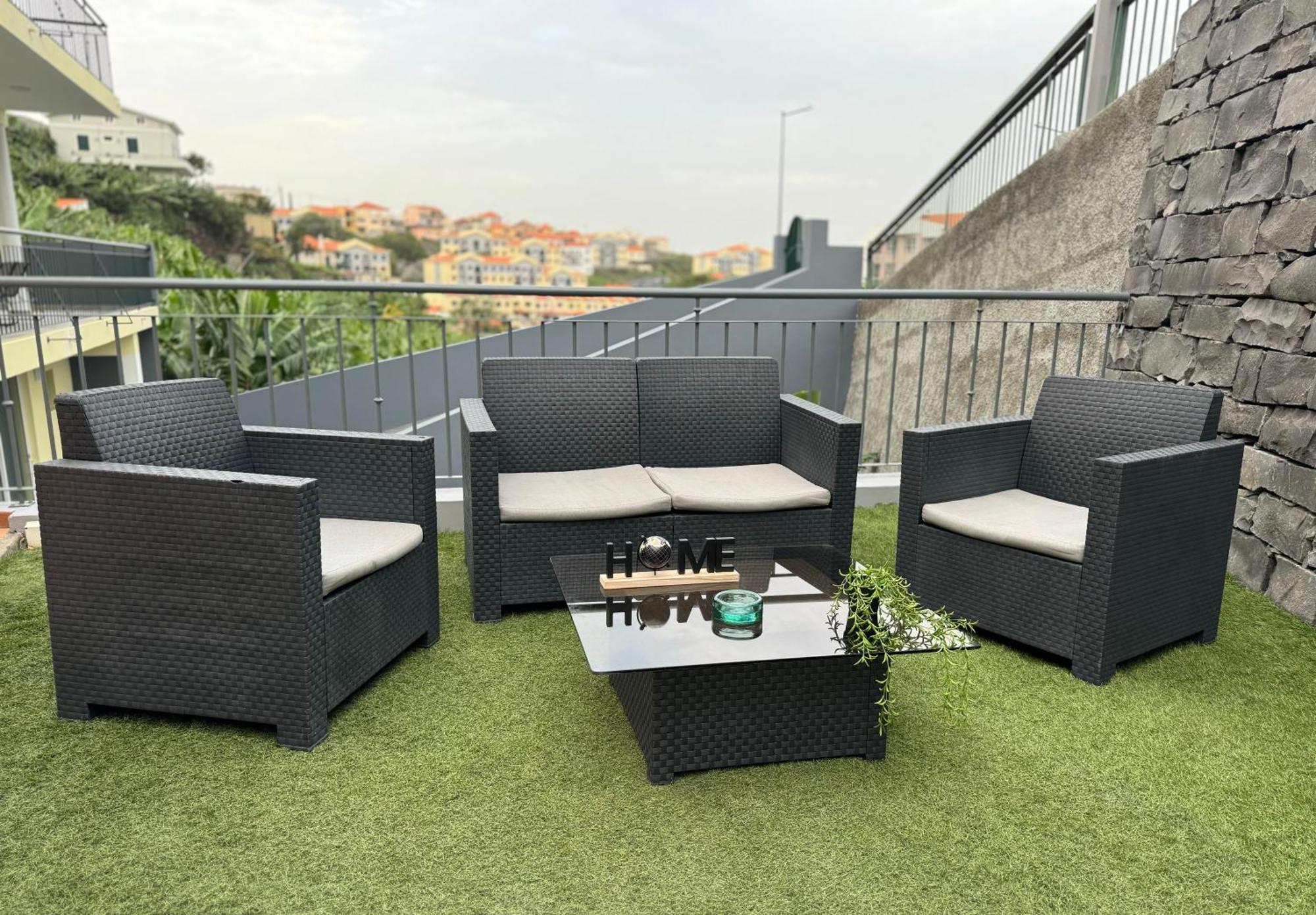 Alforra 1-t2-centro-praias-levadas Holiday home Camara de Lobos