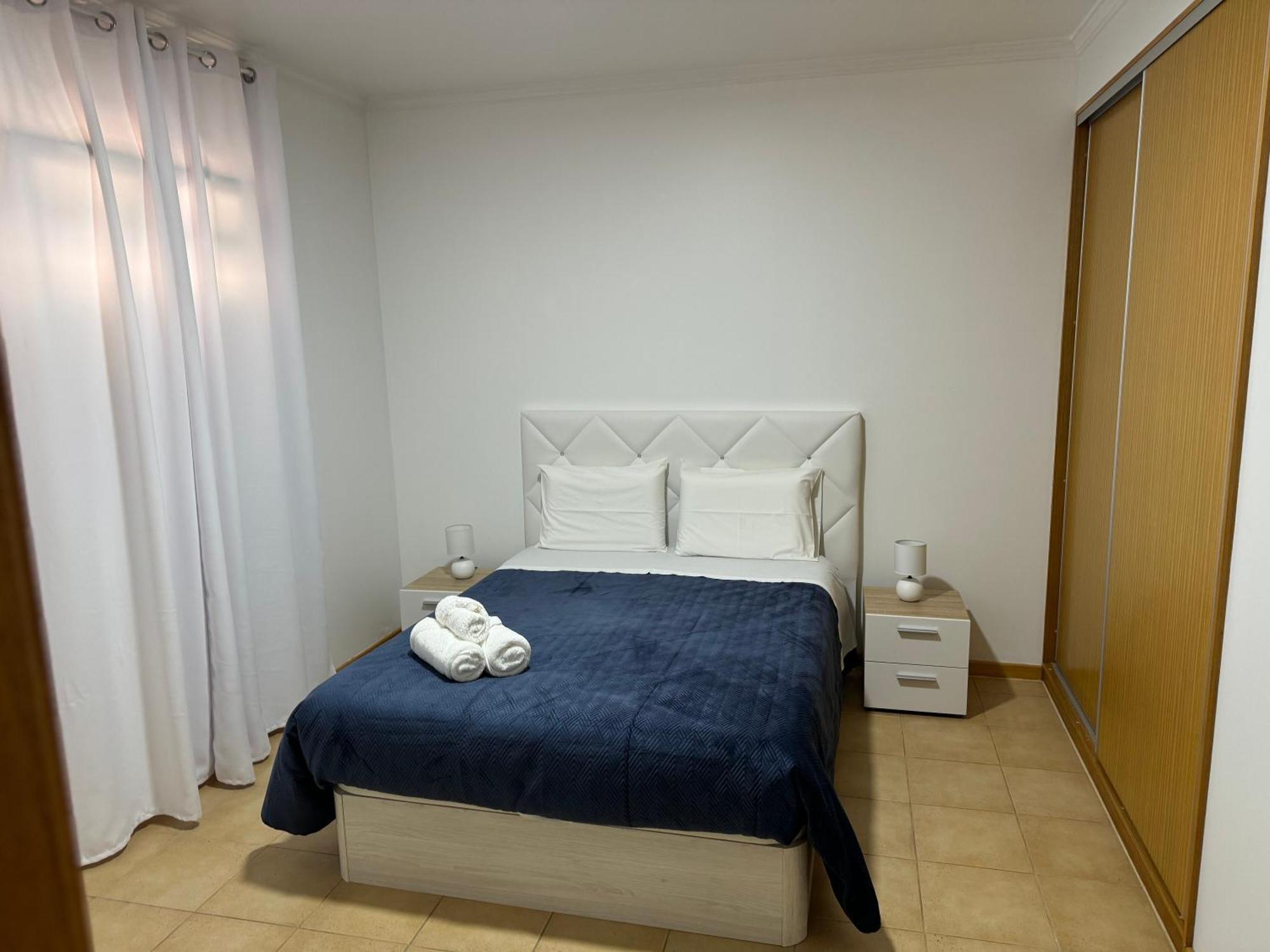 Alforra 1-t2-centro-praias-levadas Holiday home