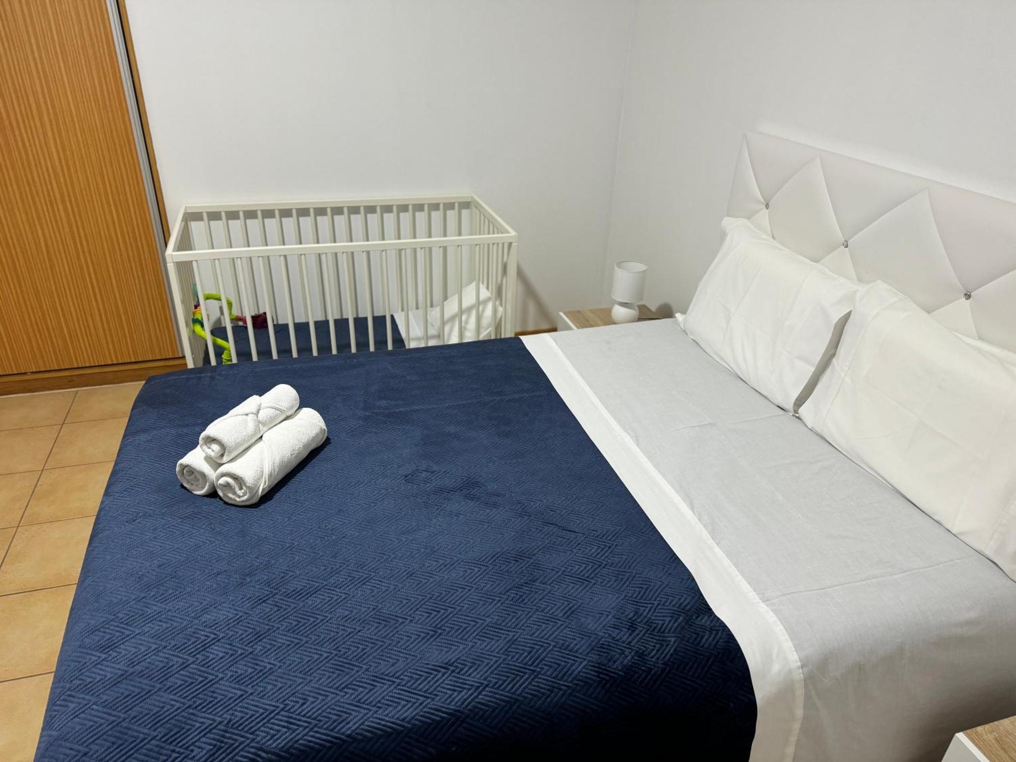 Alforra 1-t2-centro-praias-levadas Holiday home Camara de Lobos